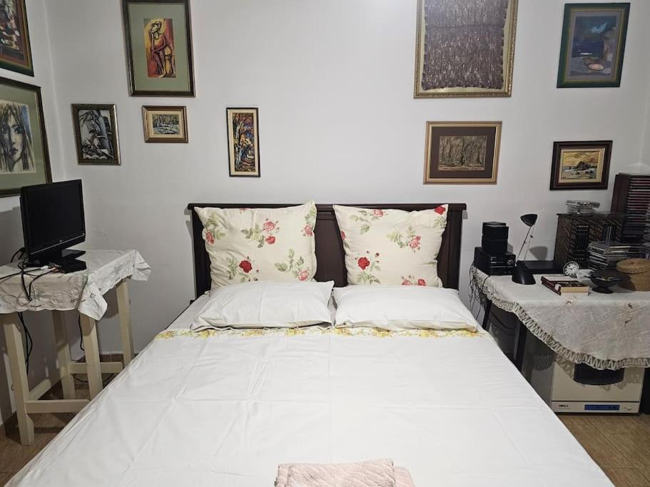 2-Bedroom Apartment With Dajti Mountain View Тирана Екстер'єр фото